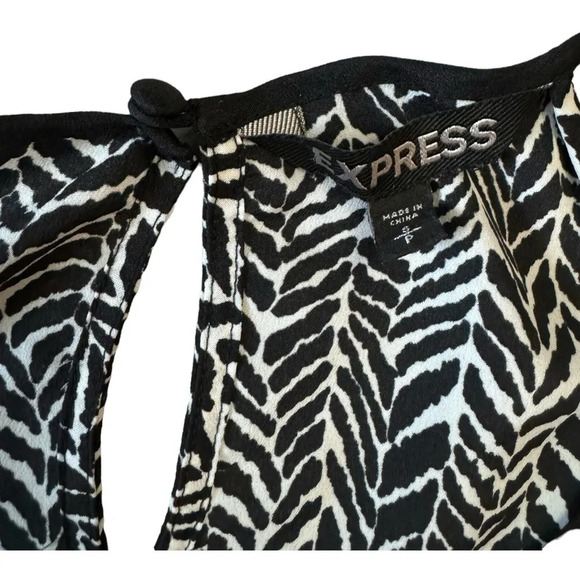 Express Black and White Top - Picture 3 of 5